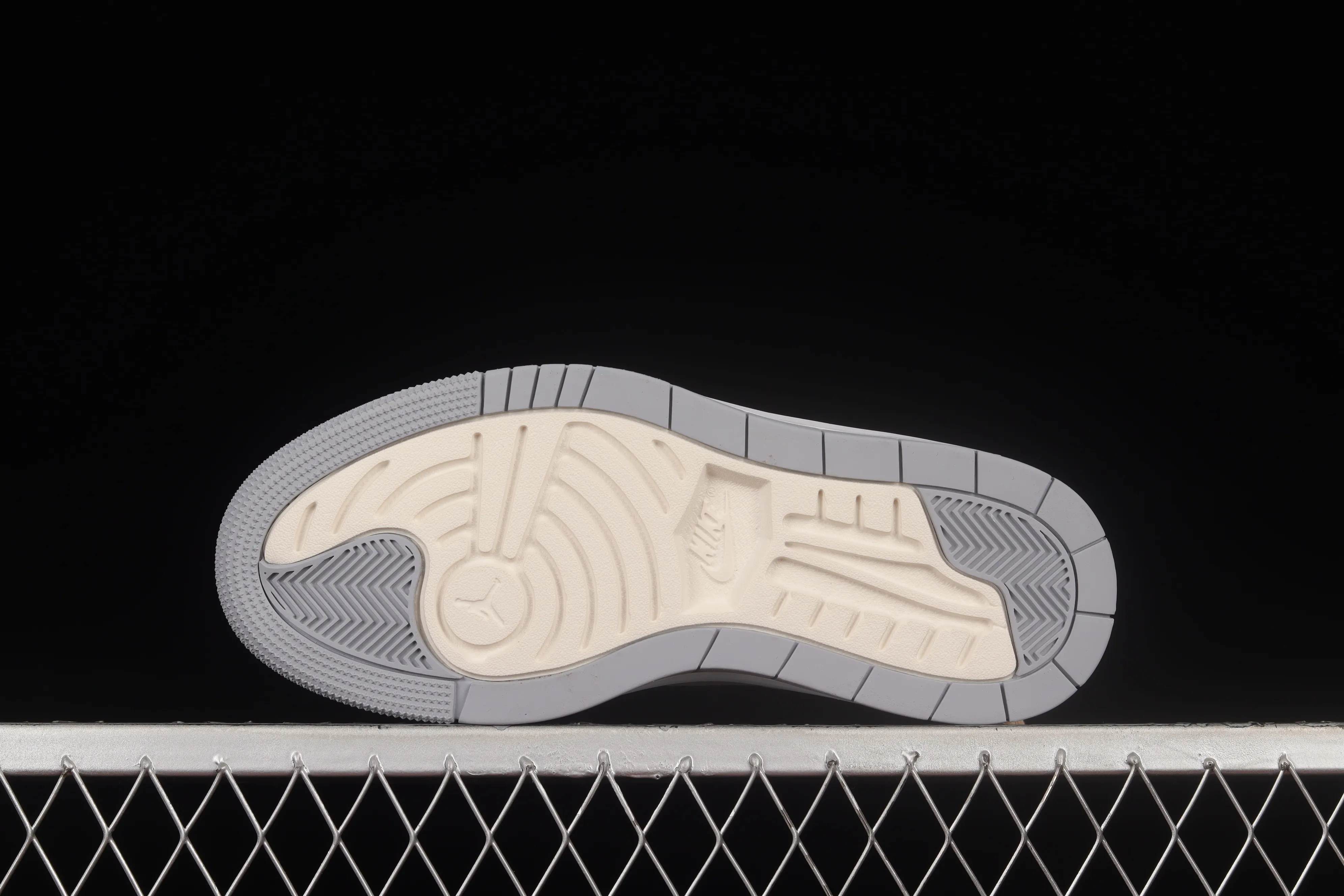 All categories Air Jordan Jordan series basketball shoes Air Jordan 1 Low Z version Air Jordan 1 Elevate Low SE "Wolf Grey" Little AJ thick-soled retro basketball shoes DH7004-100